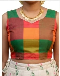 PATTUPAVADA AND BLOUSE thumbnail 3