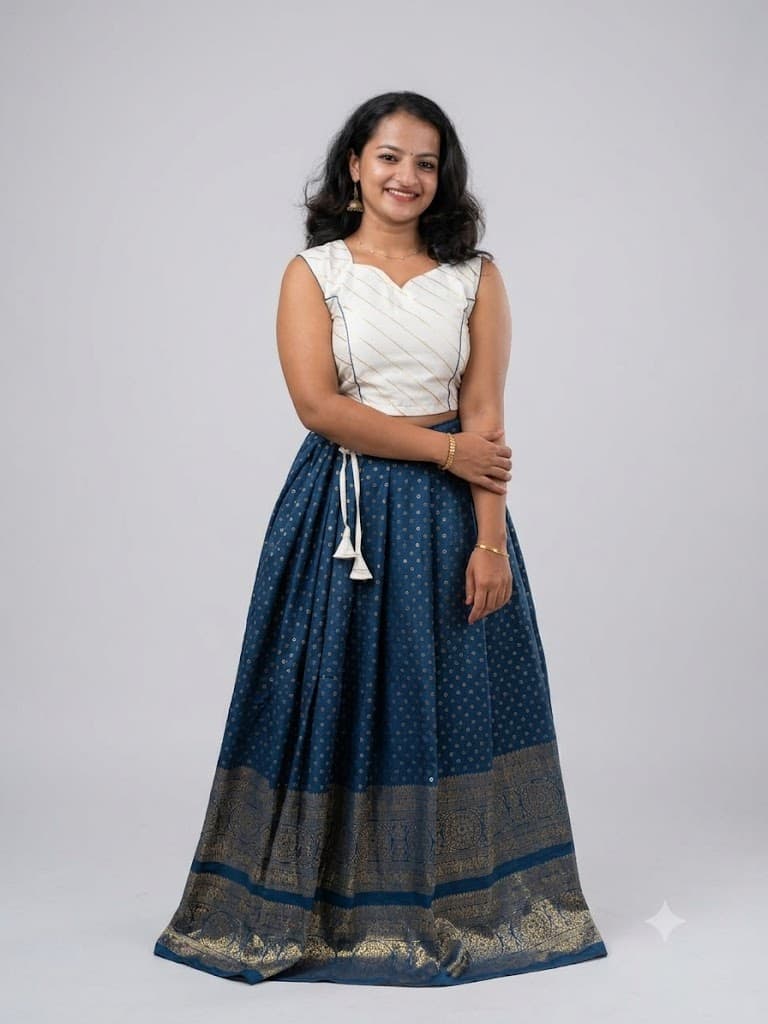 PATTUPAVADA AND BLOUSE