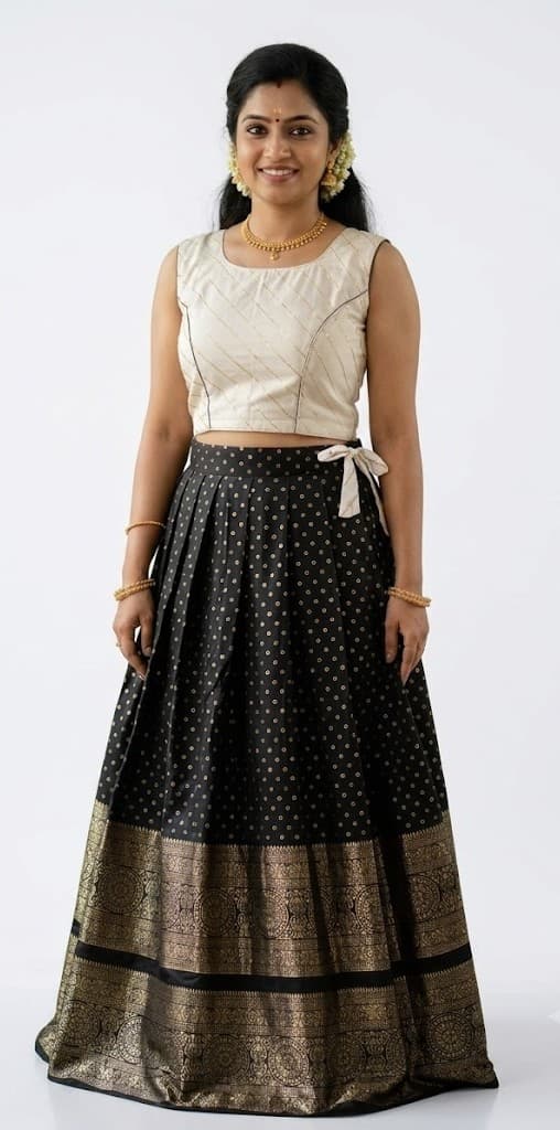 PATTUPAVADA AND BLOUSE (DY 8018) — image 1