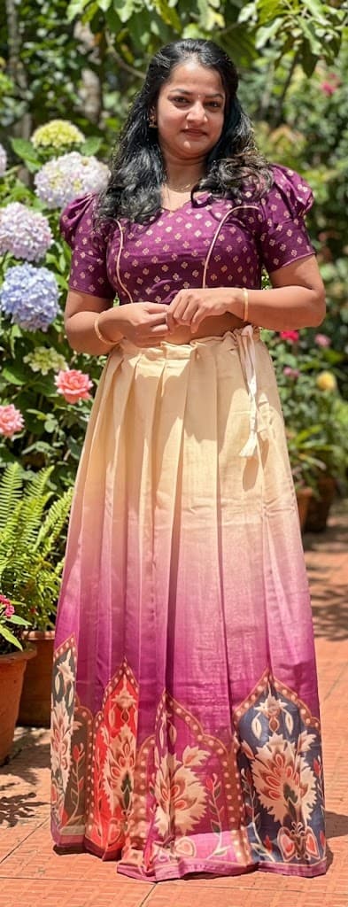 PATTUPAVADA AND BLOUSE (DY 8012)